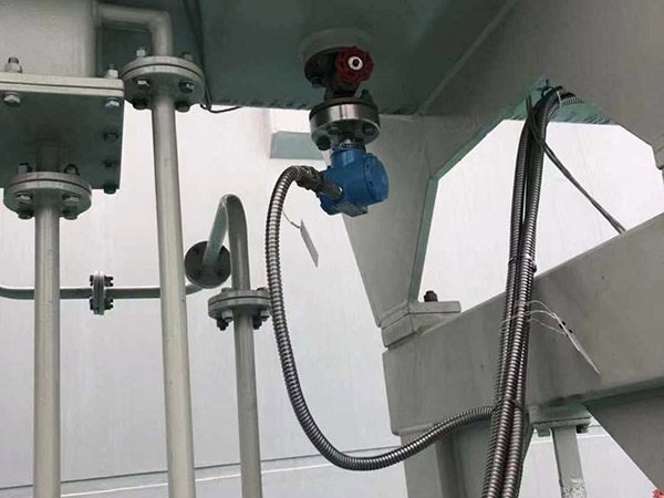 變壓器壓力式油位計現場安裝